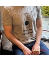 Découvrez T-Shirt \"Souvenir de Vacances\" - Qualité exceptionnelle disponible sur notre boutique.